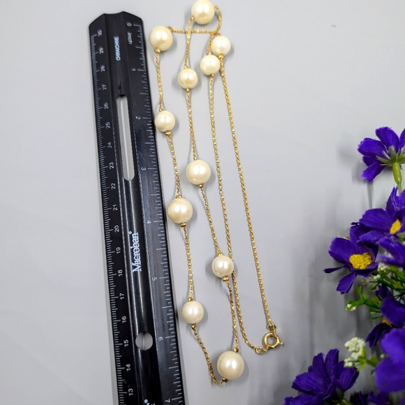 Gold Plated Vintage Pearl Station Style Necklace - Picture 4 of 4